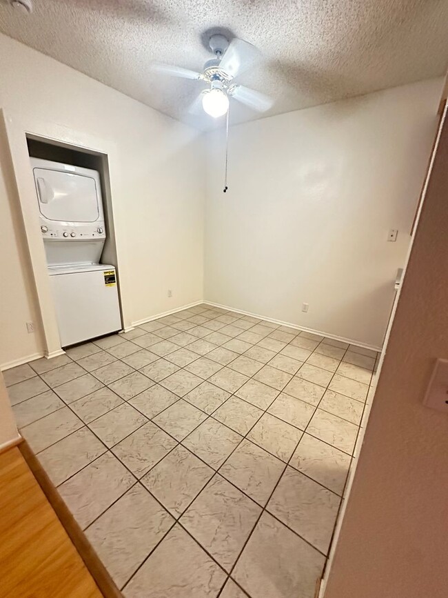 Building Photo - Gated West Lancaster Condo close to A V Co...