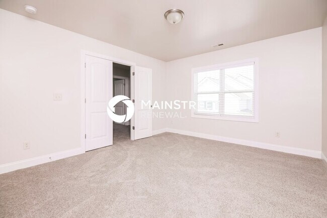 Building Photo - 4 Bedroom Pet-Friendly Home in FRANKLINTON...