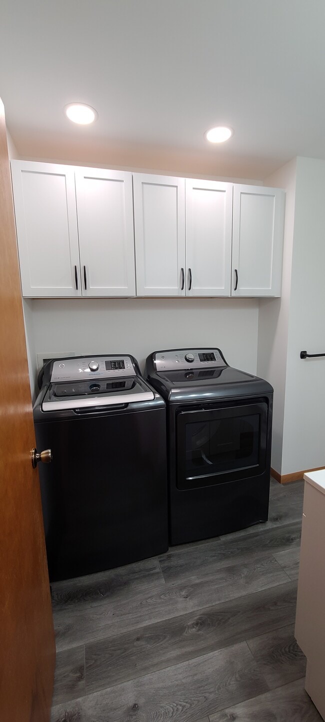 Building Photo - 113 S Broadview Cir Dr