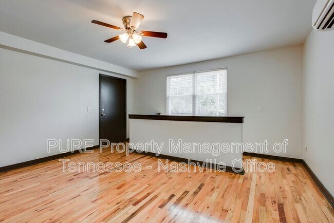 Building Photo - 517 Veritas St