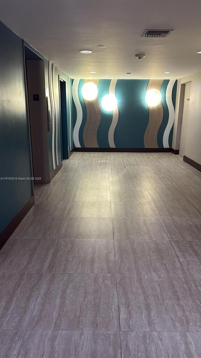 Building Photo - 1500 S Ocean Dr