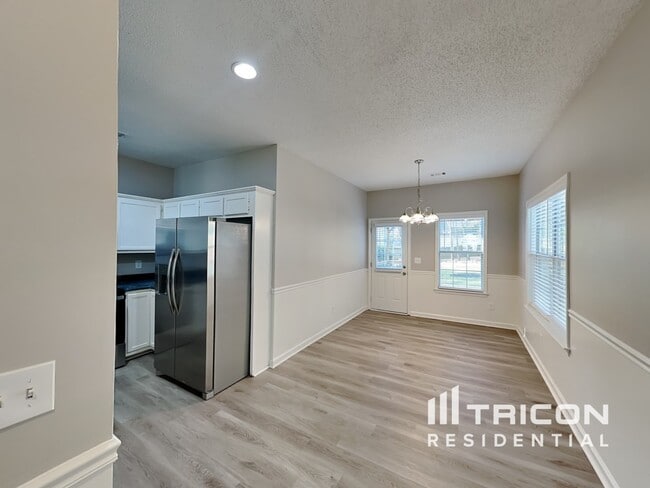 Building Photo - 227 Piedmont Dr