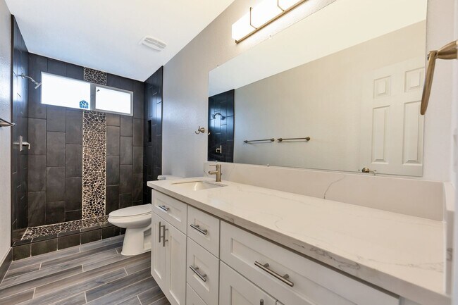 Building Photo - Remodeled home in amazing ASU neighborhood