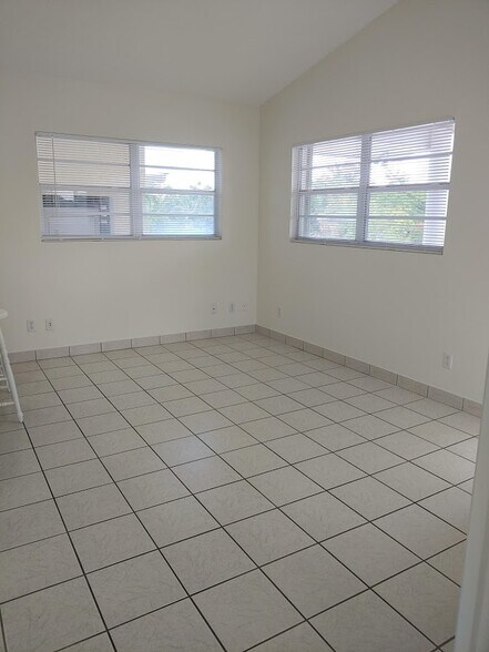 Building Photo - 1504 Flagler Ave