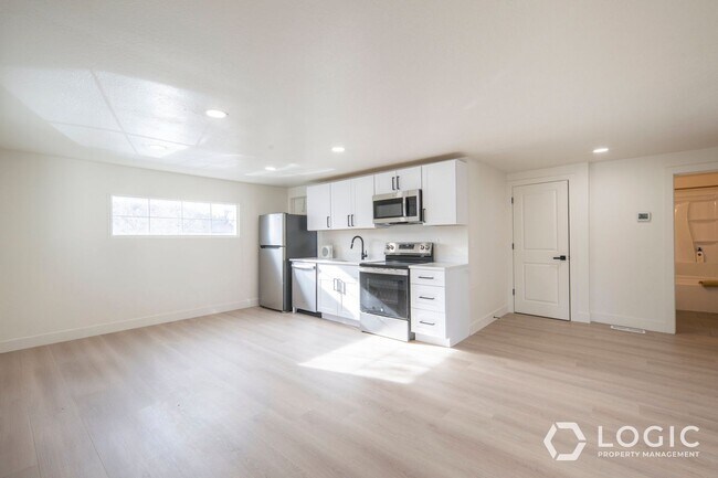 Building Photo - 7808 S 1000 E