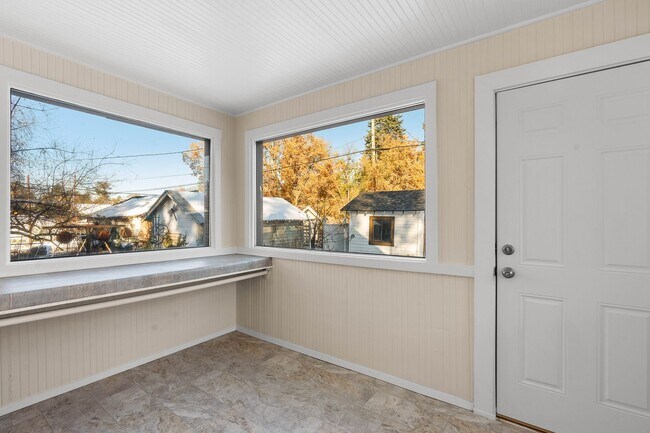 Building Photo - Beautiful Home in the Garland District