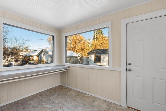 Building Photo - PENDING APPLICATION- Beautiful Home in the...