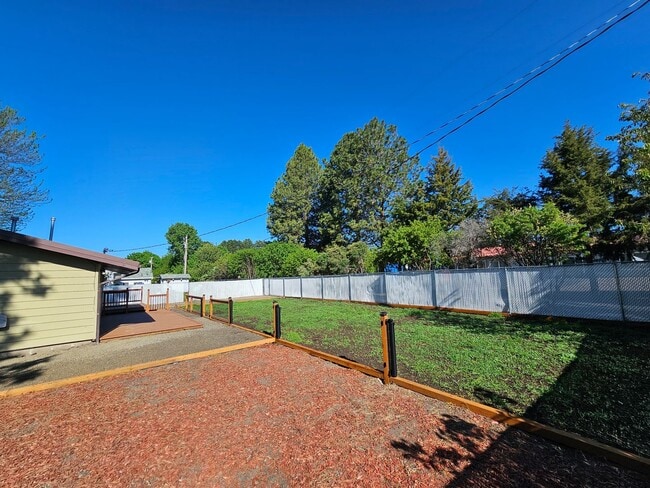 Building Photo - 10202 White Birch Ln