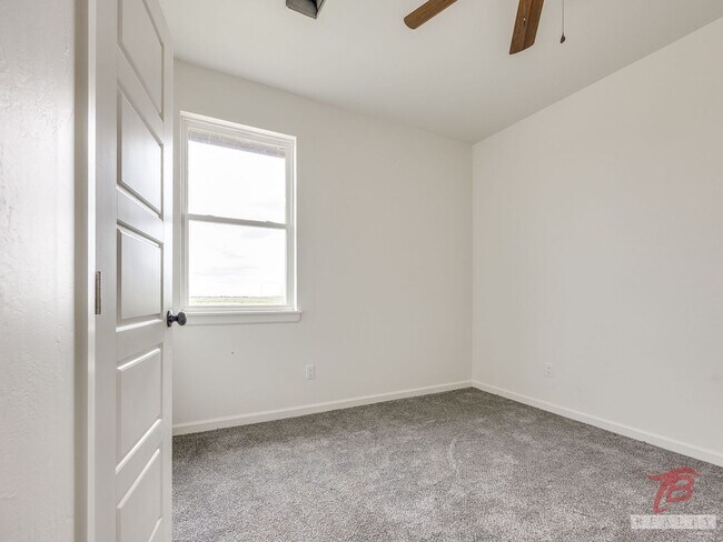 Building Photo - 1321 Chisholm Trail