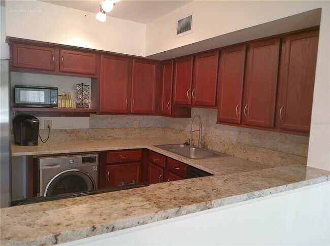Building Photo - 2400 Franciscan Dr