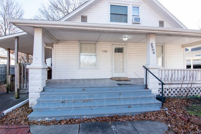 Building Photo - 5 Bedroom Home Located in Parsons, KS