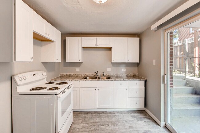 Building Photo - 2517 Kingston St