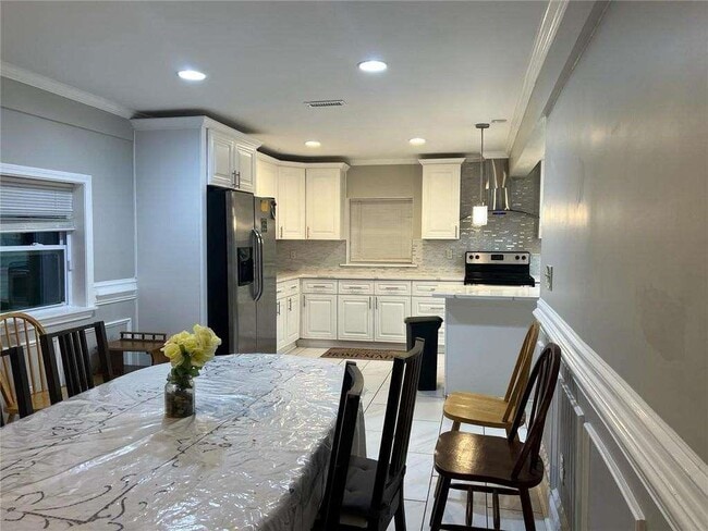 Building Photo - 3415 Glensford Dr