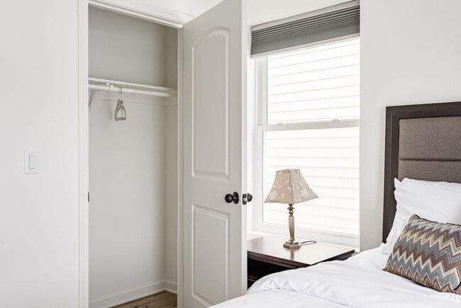 Building Photo - 35 Keystone Ave