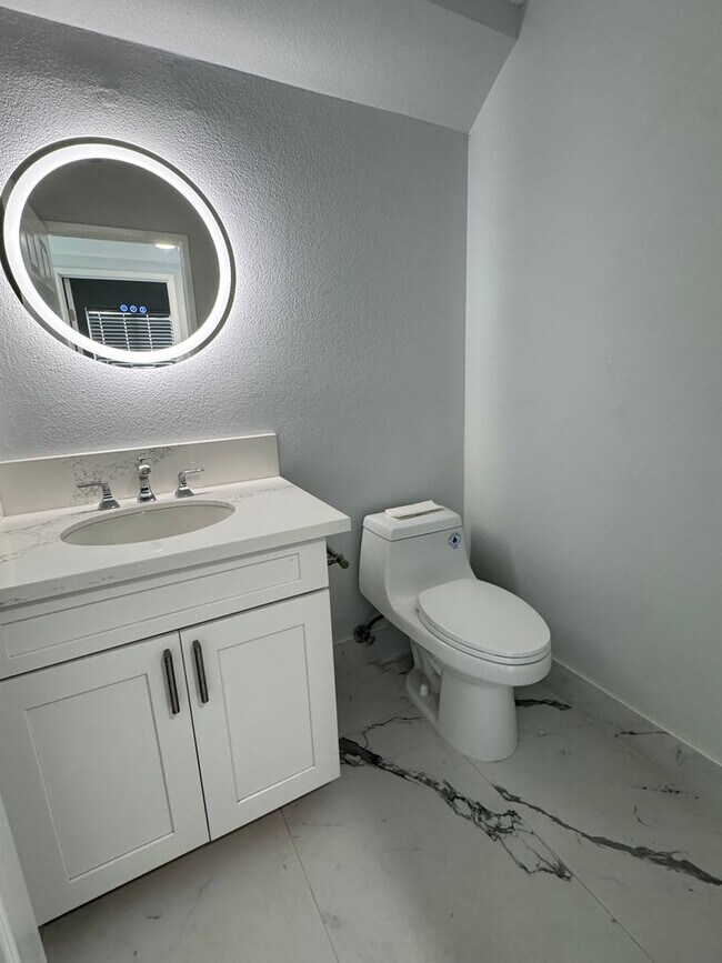 Building Photo - All Remodeled Rancho San Diego Home