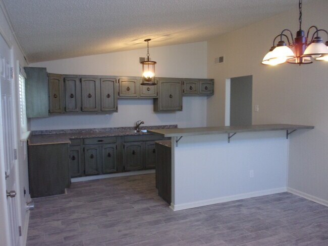 Building Photo - 1772 Hester Rd