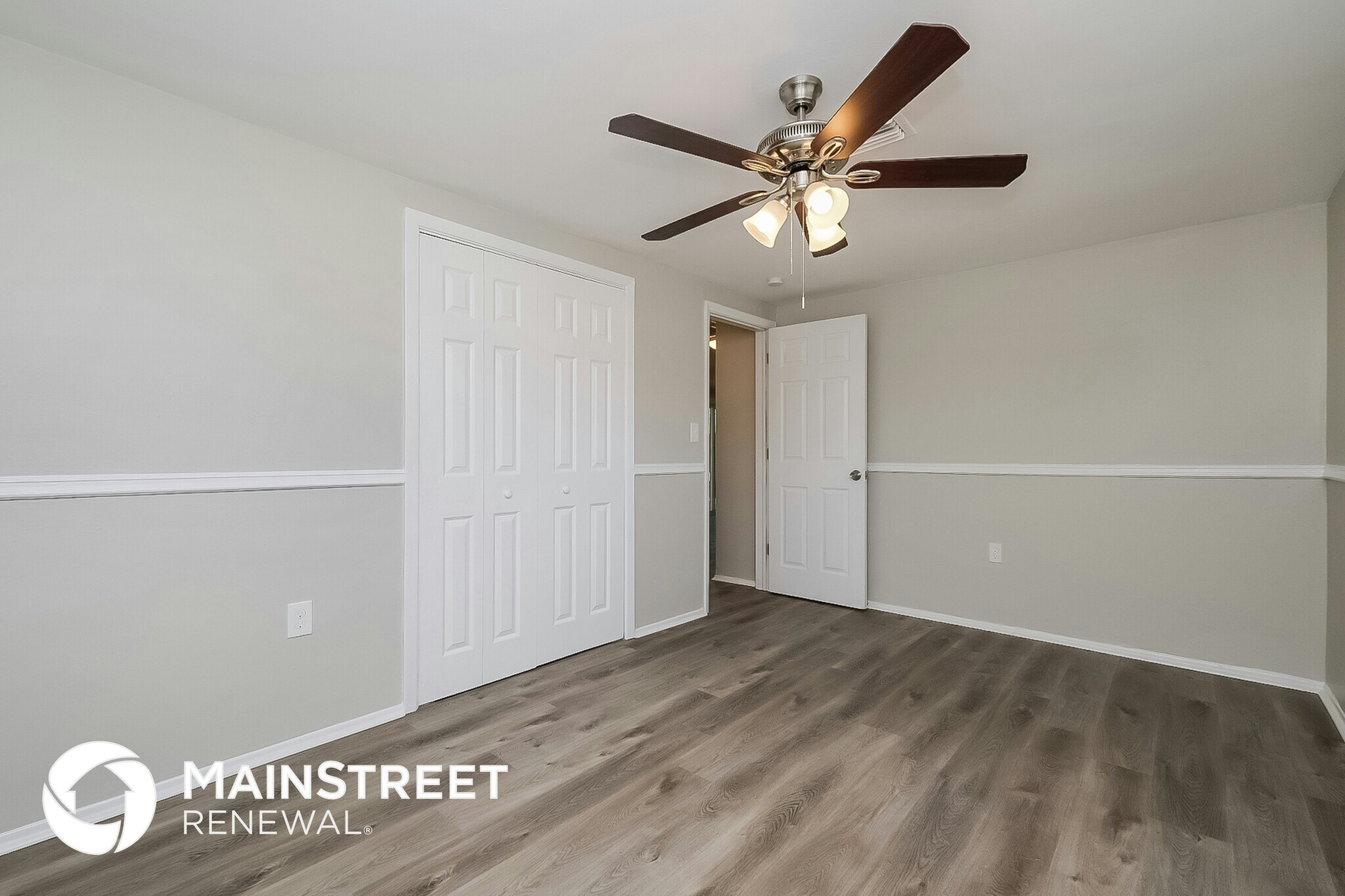 Building Photo - 5040 Valimor Dr