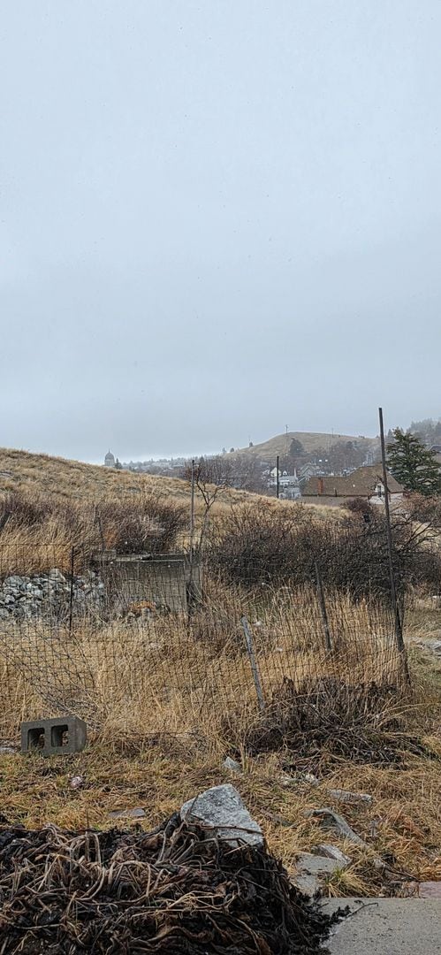 Building Photo - 304 Clancy St