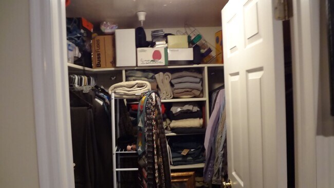 Building Photo - One Bedroom near Utah Valley Hospital and Provo Recreation Center