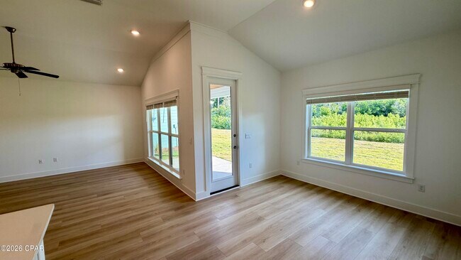 Building Photo - 938 Crystal Byu Blvd