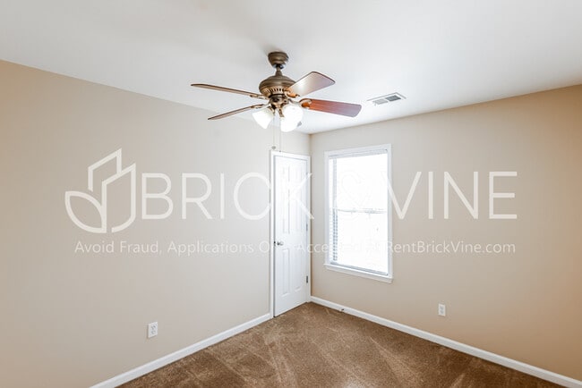 Building Photo - 229 Saratoga Ln