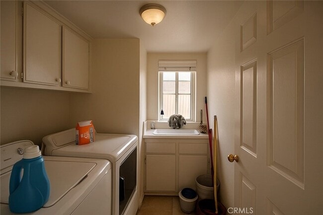 Building Photo - 390 Dylan Cir