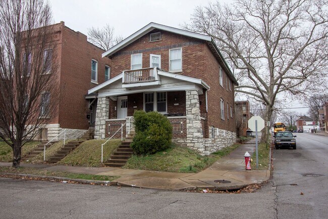 Primary Photo - 3260 Michigan Ave