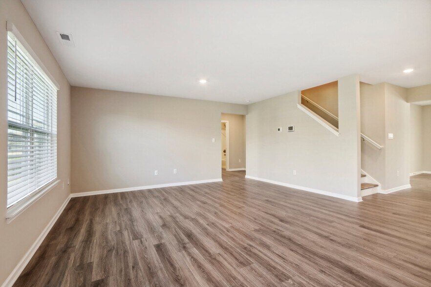 Building Photo - 537 Marsh Aster Dr