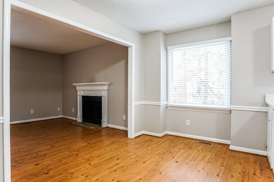 Building Photo - 103 Dwelling Pl