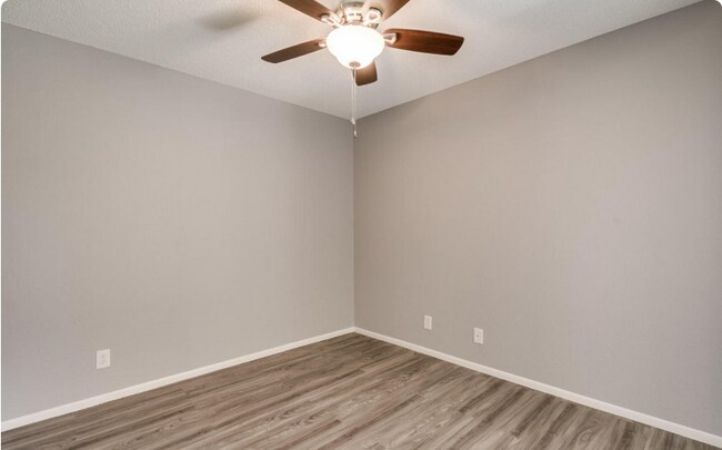 Building Photo - 25 N Cottonwood St