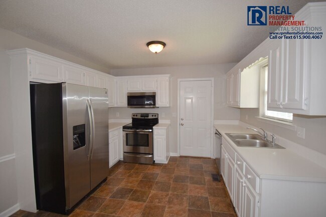 Building Photo - Great 3 bedroom home in Murfreesboro! Atta...
