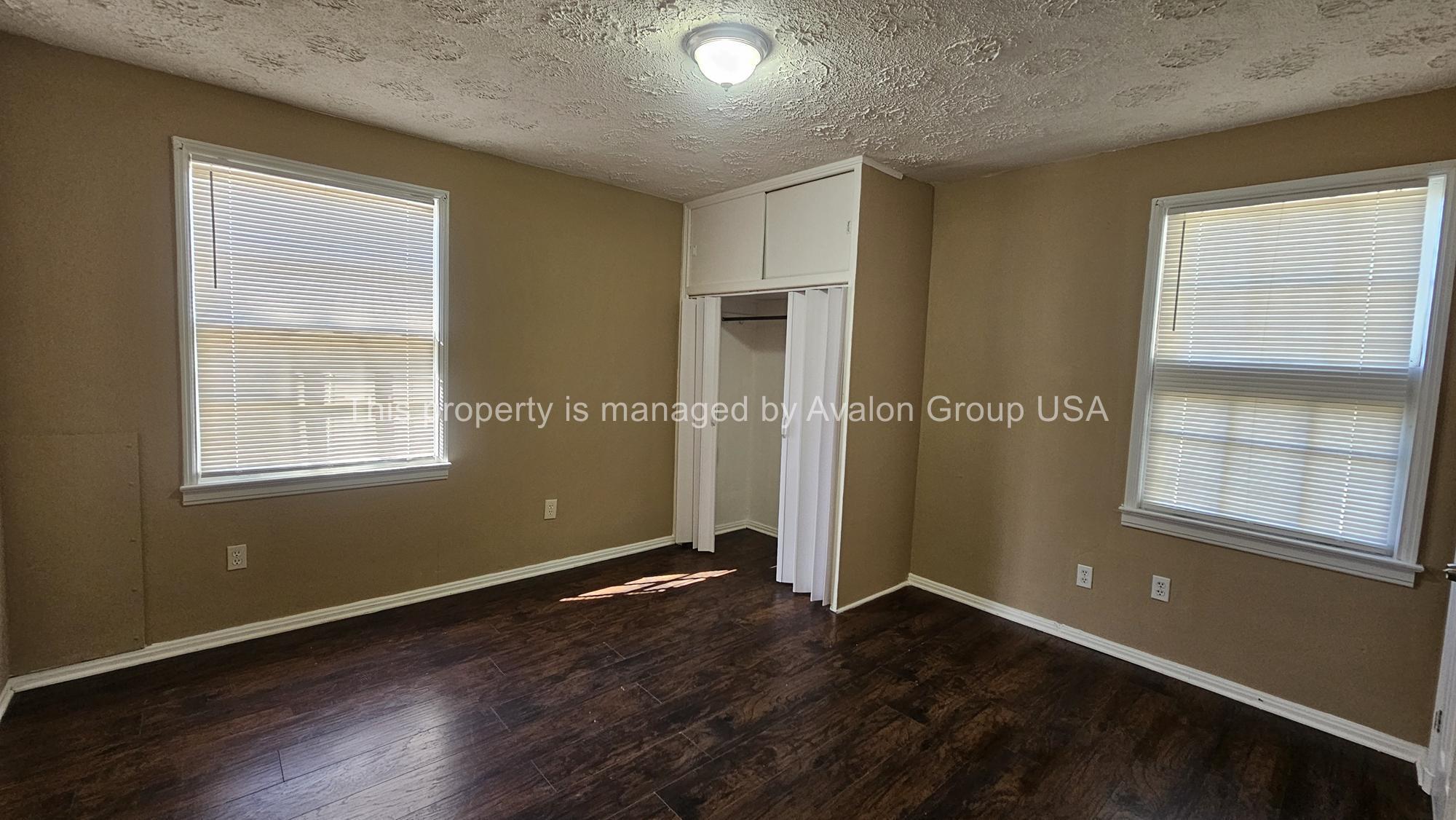 Building Photo - 8052 Hawthorne St