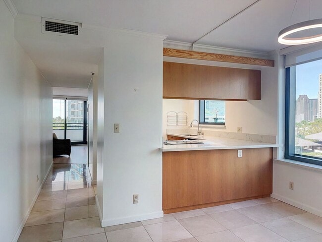 Building Photo - Stunning Kakaako 2 Bedroom at Nauru Tower