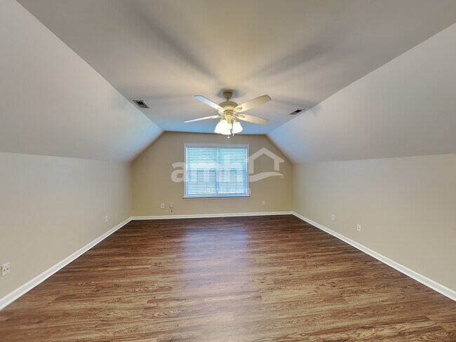 Building Photo - 15674 Birkdale Commons Pky