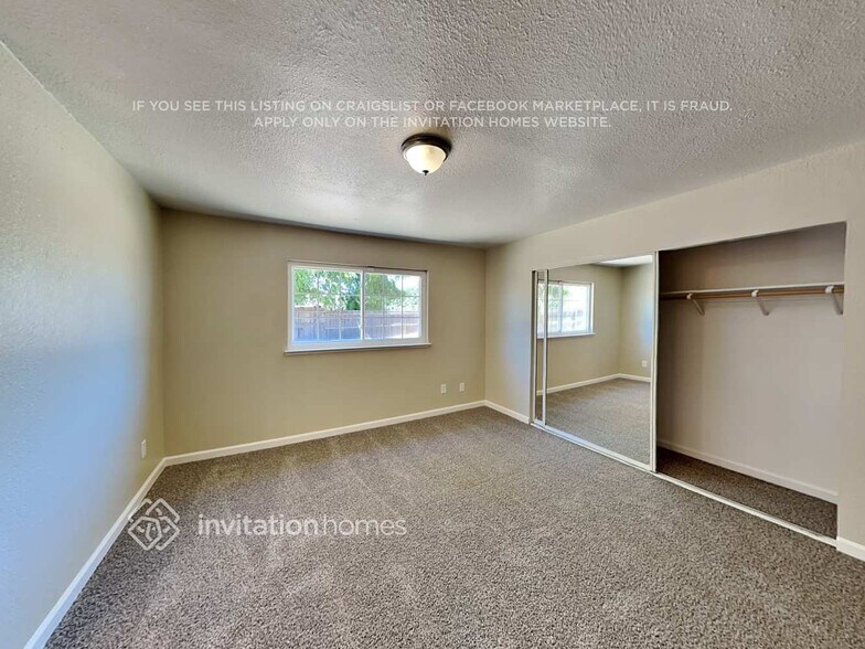 Building Photo - 8571 Fairlawn Ct