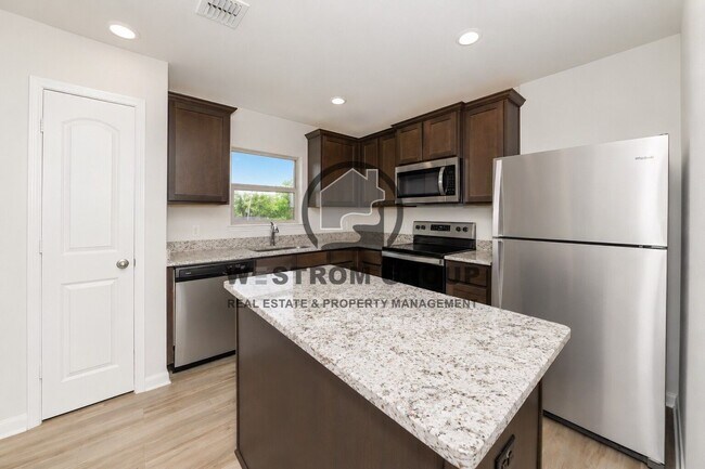 Building Photo - 104 Bovine Dr