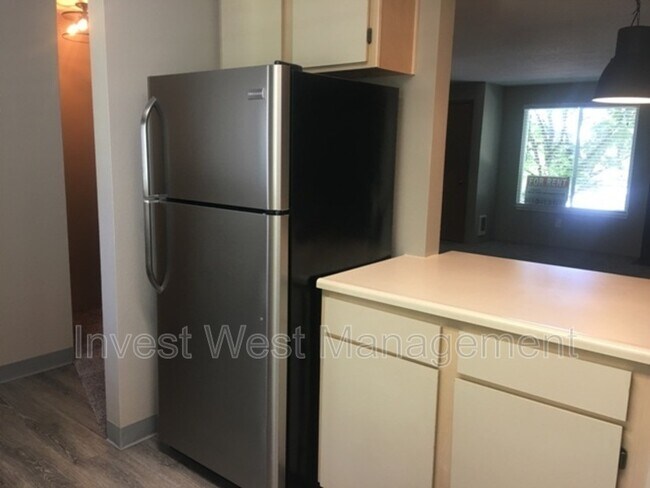 Building Photo - 13216 NE Salmon Creek Ave