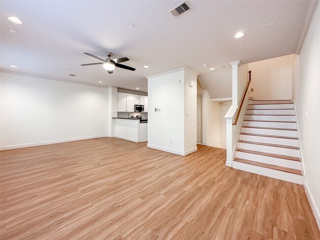 Building Photo - 3001 Murworth Dr