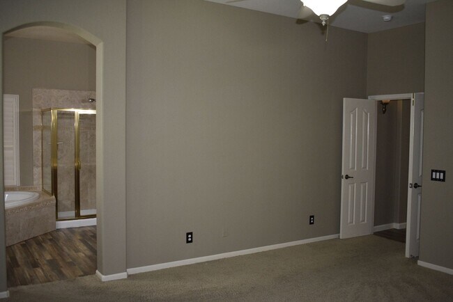 Building Photo - 42 Penelope Ct
