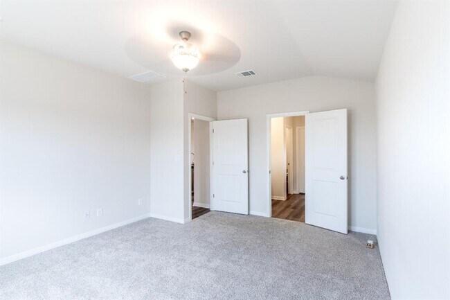 Building Photo - 17920 Fairbridge Ln