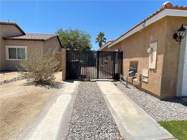 Building Photo - 83107 Greenbrier Dr