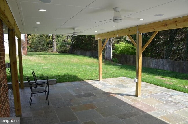 Building Photo - 9012 Paddock Ln