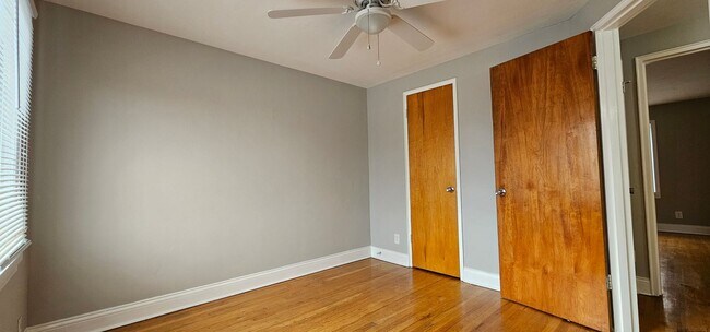 Building Photo - Spacious Townhome in Dayton’s Belmont Area...