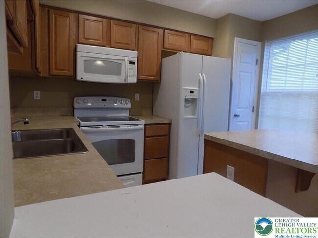 Building Photo - 1145 Sparrow Way