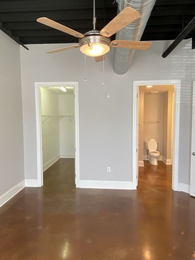 Building Photo - Great 2 Bed, 2 Bath Condo in NODA