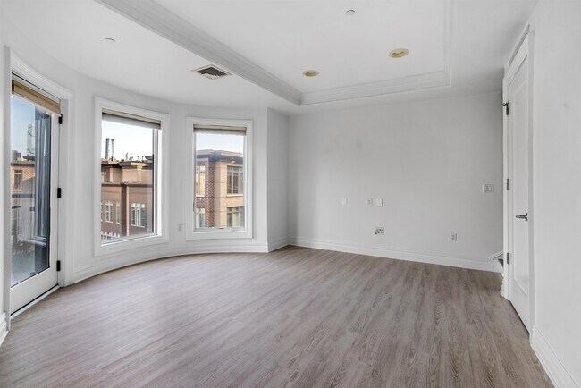 Building Photo - 34 Cambridge Wy