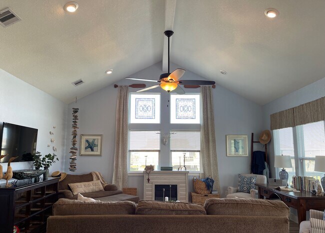 Building Photo - 971 Kent Dr