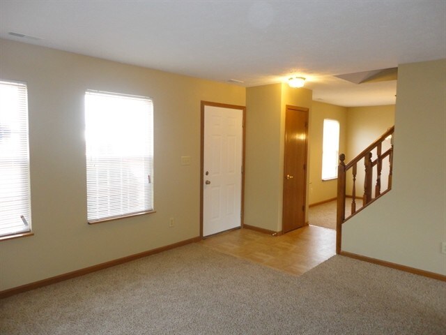 Building Photo - 610 Canary Creek Dr