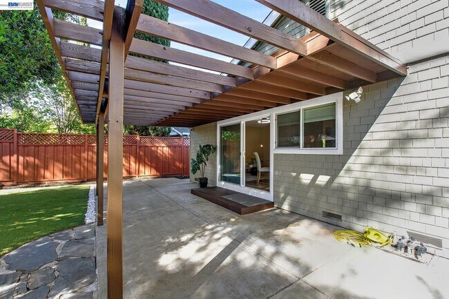 Building Photo - 238 Arbor Valley Dr