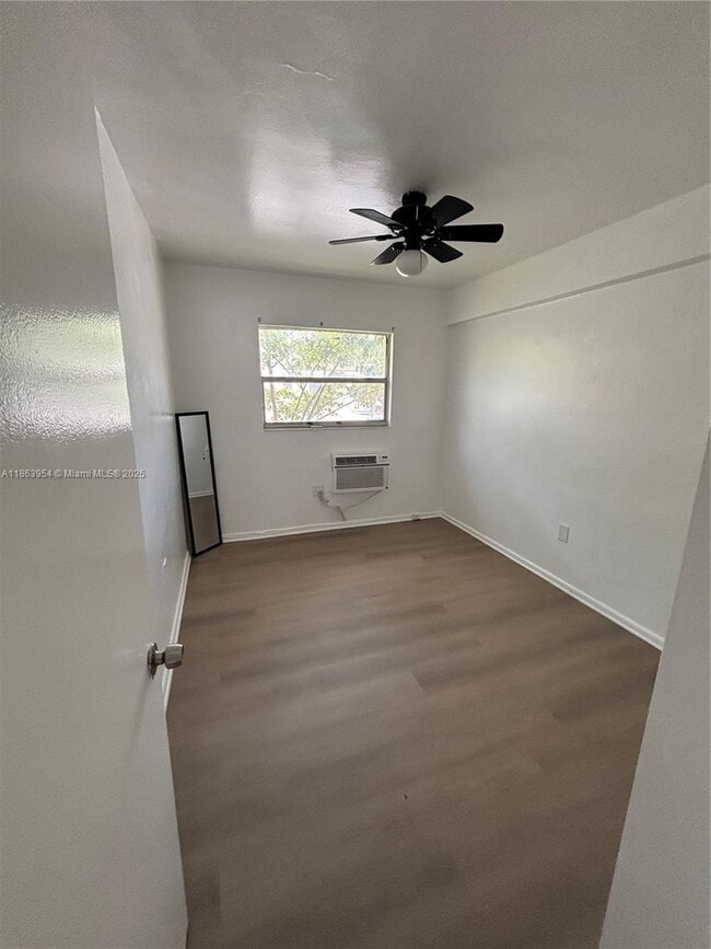 Building Photo - 36 Majorca Ave
